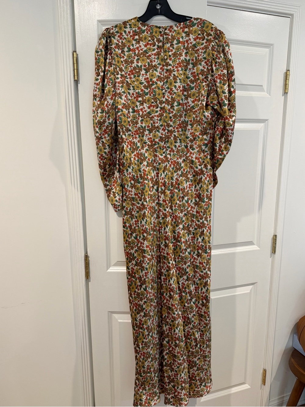 Doen Floral Maxi Dress in Multicolor - Lightweight Long Sleeve - Picture 2 of 6